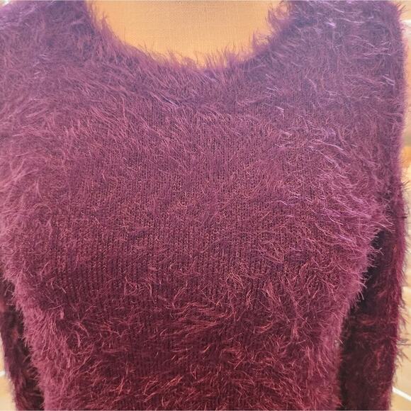 CHASER NWOT PURPLE EYELASH SOFT COLD SHOULDER SWEATER SIZE SMALL - Picture 4 of 6